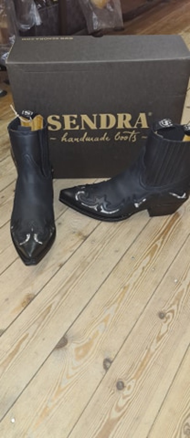 Sendra Boots Pull Oil Black Low Cut